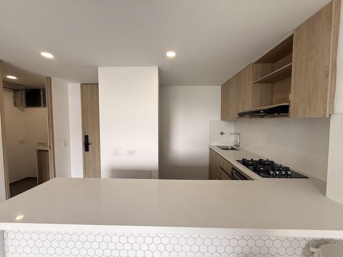 Apartamento de 3 alcobas en arriendo en Shellmar, Medellín, 75 m² · foto 3 de 16