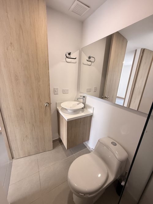 Apartamento de 3 alcobas en arriendo en Shellmar, Medellín, 75 m² · foto 7 de 16