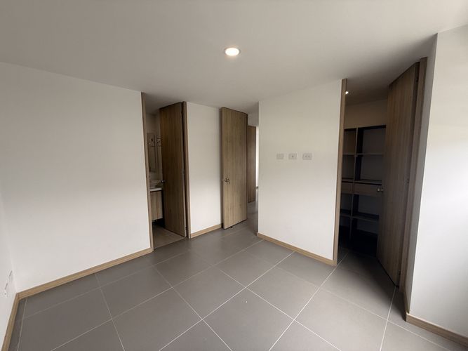 Apartamento de 3 alcobas en arriendo en Shellmar, Medellín, 75 m² · foto 13 de 16