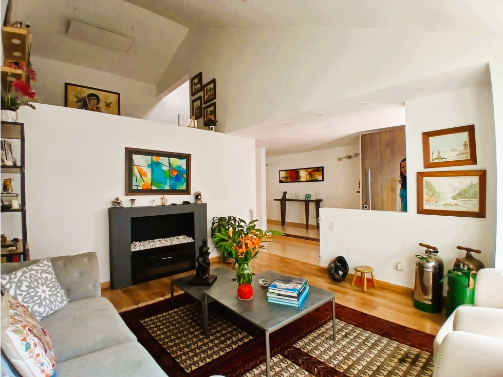 Casa en venta en Santa Ana, Bogotá · foto 2 de 19