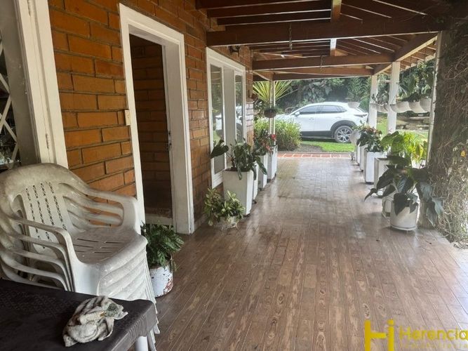 Casa de 5 alcobas en venta en La Ceja · foto 14 de 21