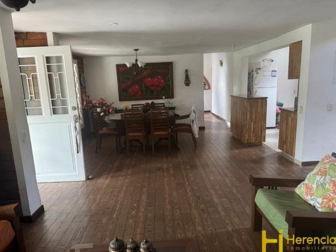 Casa de 5 alcobas en venta en La Ceja · foto 16 de 21
