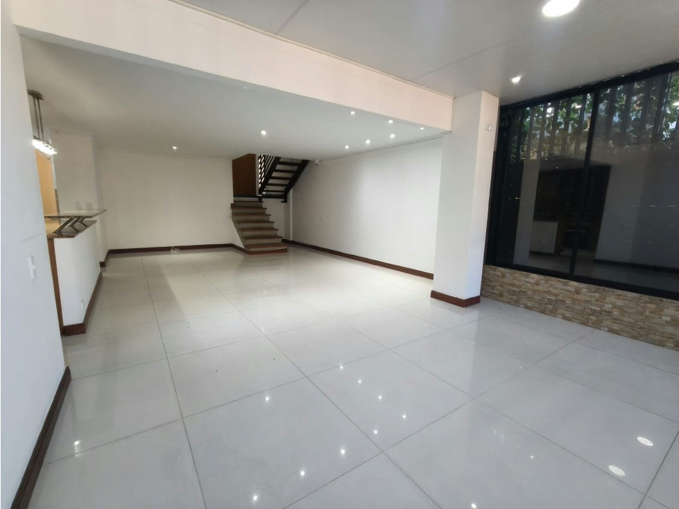 Casa en arriendo en Las Palmas, Medellín · foto 3 de 24