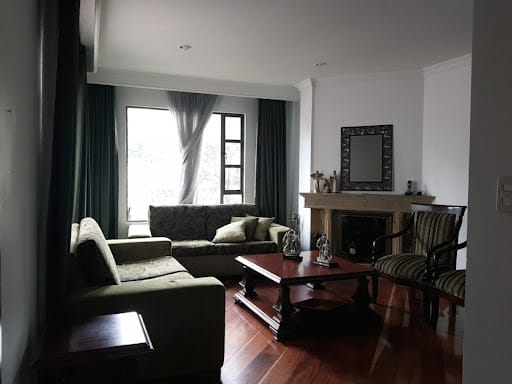Casa de 5 alcobas en venta en Ilarco, Bogotá, 380 m² · foto 3 de 24