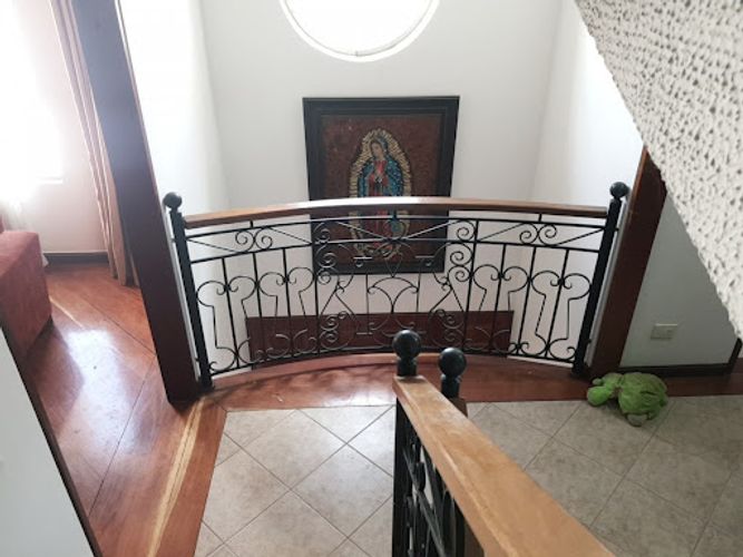 Casa de 5 alcobas en venta en Ilarco, Bogotá, 380 m² · foto 12 de 24