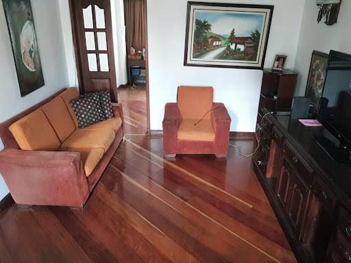 Casa de 5 alcobas en venta en Ilarco, Bogotá, 380 m² · foto 16 de 24