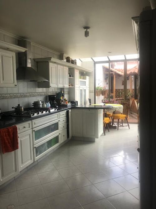 Casa de 5 alcobas en venta en Ilarco, Bogotá, 380 m² · foto 18 de 24