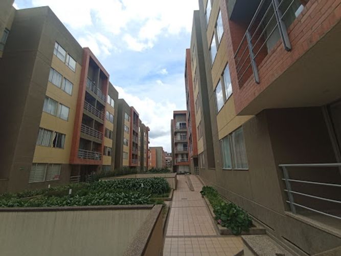 Apartamento de 2 alcobas en venta en Horizontes, Bogotá, 67 m² · foto 3 de 24