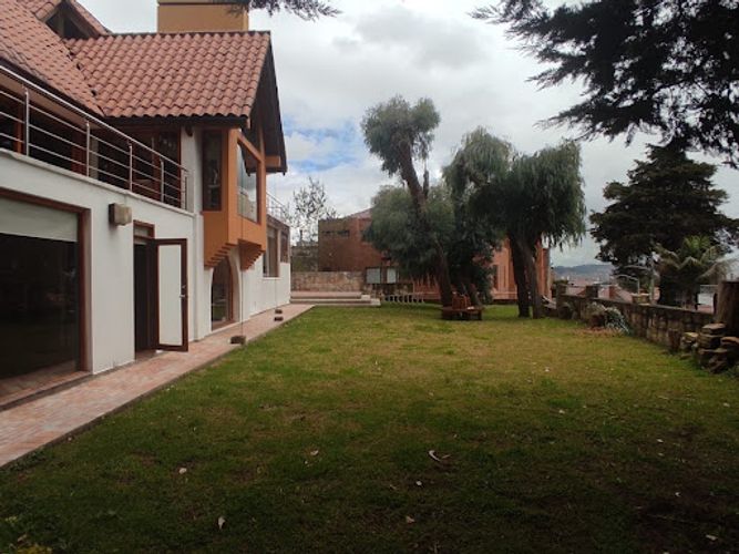 Casa de 4 alcobas en venta en Bosque De Pinos, Bogotá, 650 m² · foto 2 de 24
