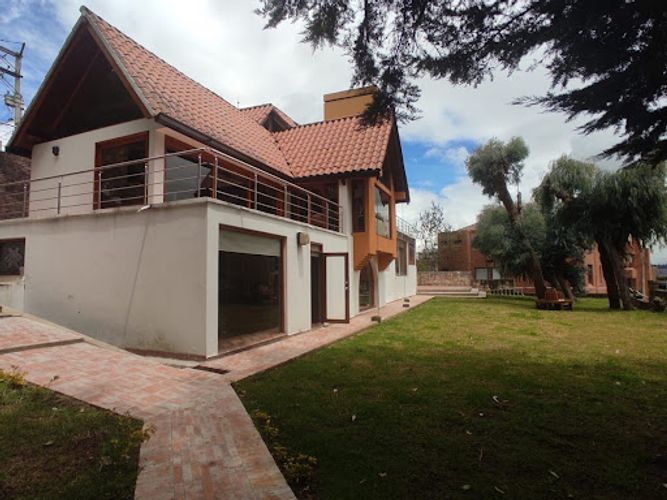 Casa de 4 alcobas en venta en Bosque De Pinos, Bogotá, 650 m² · foto 3 de 24