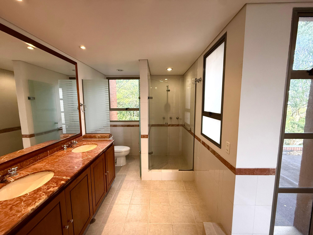 Apartamento en arriendo en El Poblado, Medellín · foto 19 de 24