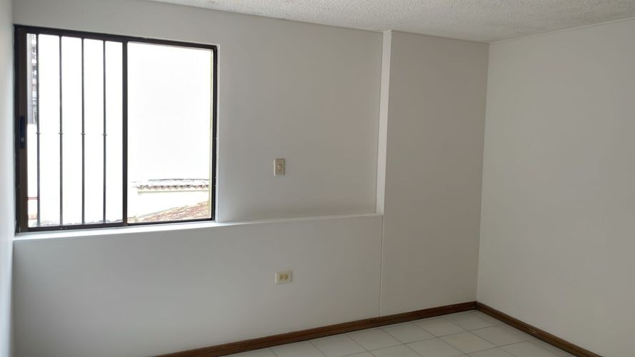 Apartamento de 3 alcobas en venta en Sotomayor, Bucaramanga, 1100 m² · foto 3 de 24