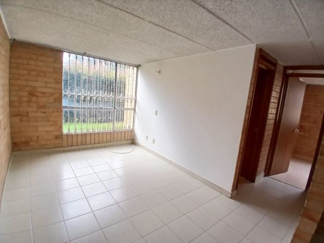 Apartamento de 2 alcobas en venta en El Tintal, Bogotá, 41 m² · foto 2 de 16