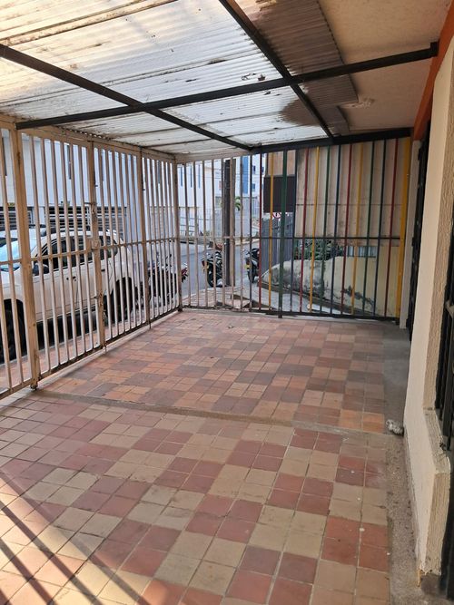 Casa de 8 alcobas en venta en Piedra Pintada, Ibagué, 330 m² · foto 3 de 24