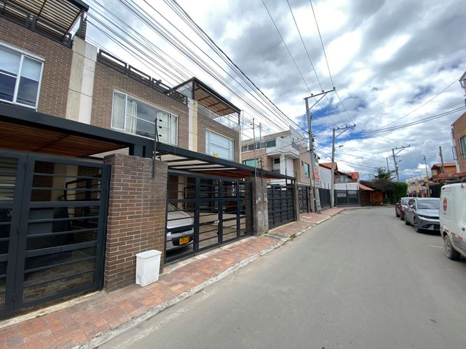Casa de 3 alcobas en venta en Cota, 126 m² · foto 3 de 24