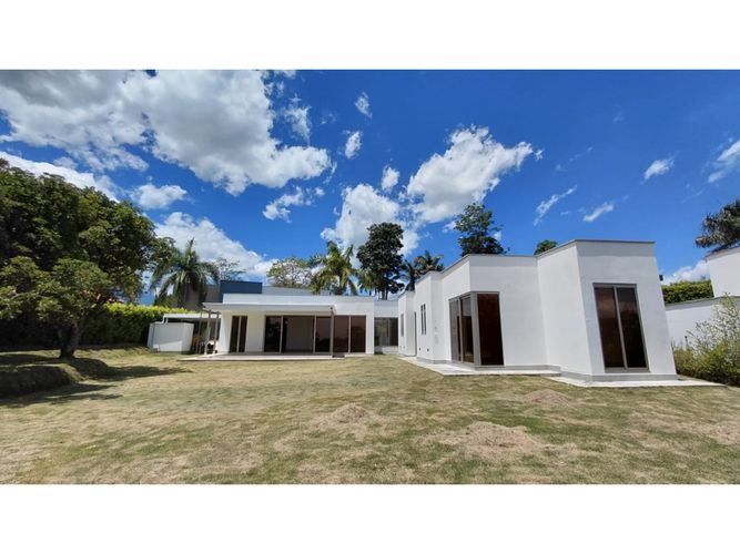 Casa de 3 alcobas en venta en Quindio, Armenia, 378 m² · foto 2 de 24
