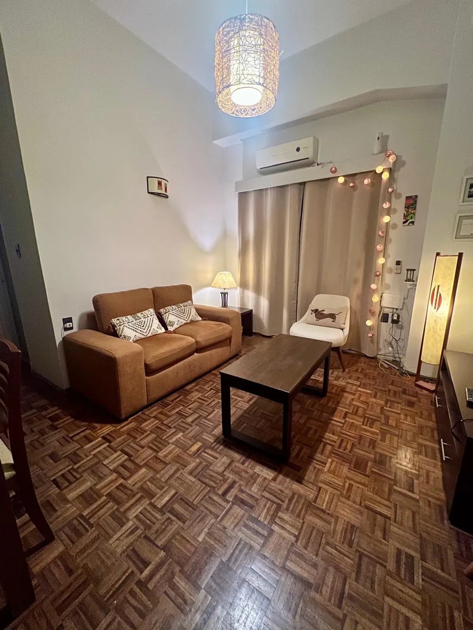 ALQUILER EN EL CENTRO DE 1 DORMITORIO, PISO 4 AL CONTRA FRENTE, RECICLADO,!
