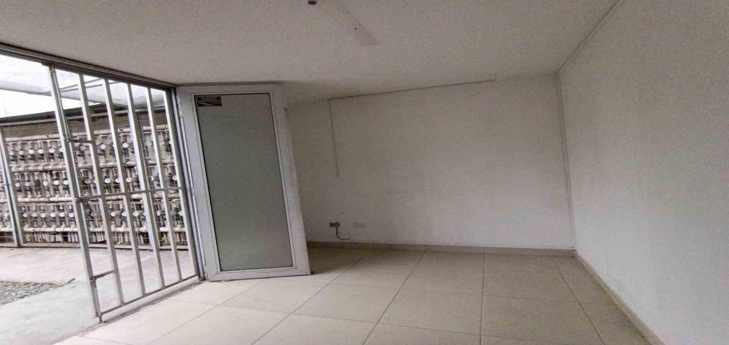 Local en venta en Las Colinas, Manizales, 29 m² · foto 3 de 11
