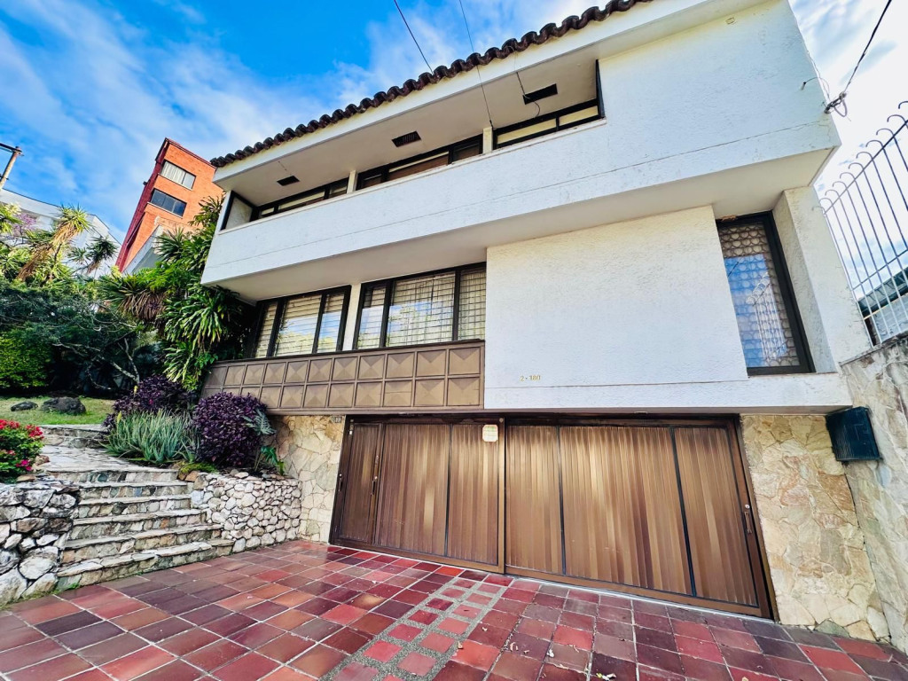 Casa en Arriendo en La Arboleda, Cali