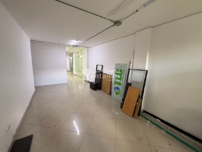 Oficina en arriendo en Suramericana, Medellín, 250 m² · foto 18 de 21