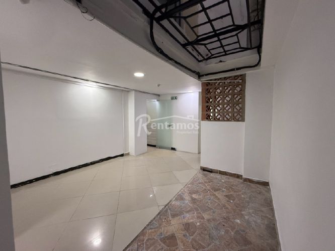 Oficina en arriendo en Suramericana, Medellín, 250 m² · foto 21 de 21
