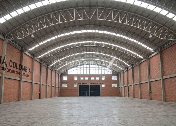 Bodega en arriendo en Parque Industrial Santo Domingo, Madrid · foto 8 de 8