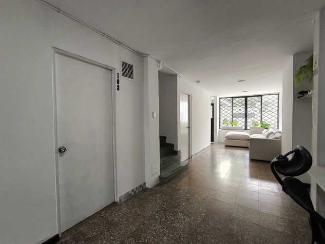 Casa de 13 alcobas en venta en Santa Isabel, Cali, 200 m² · foto 2 de 24