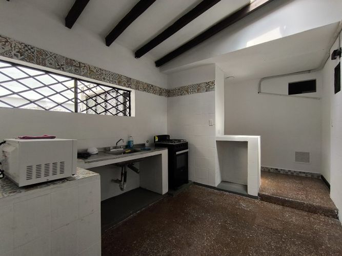 Casa de 13 alcobas en venta en Santa Isabel, Cali, 200 m² · foto 9 de 24
