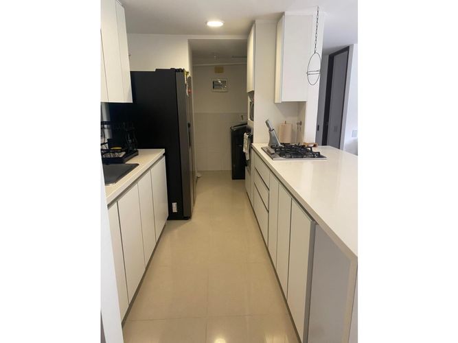 Apartamento de 2 alcobas en venta en Los Naranjos, Medellín, 94 m² · foto 3 de 10
