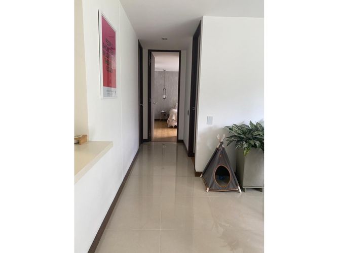 Apartamento de 2 alcobas en venta en Los Naranjos, Medellín, 94 m² · foto 5 de 10