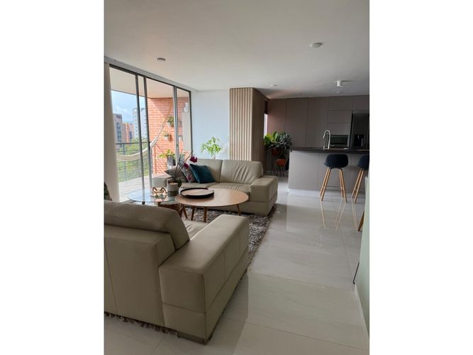Apartamento de 2 alcobas en venta en Los Naranjos, Medellín, 118 m² · foto 3 de 9