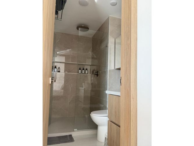 Apartamento de 2 alcobas en venta en Los Naranjos, Medellín, 118 m² · foto 8 de 9