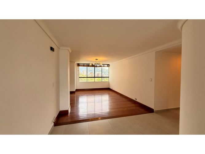 Apartamento de 4 alcobas en venta en El Diamante No. 2, Medellín, 178 m² · foto 2 de 19