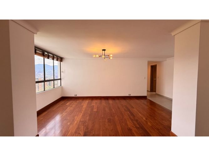 Apartamento de 4 alcobas en venta en El Diamante No. 2, Medellín, 178 m² · foto 3 de 19