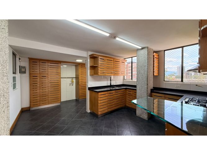 Apartamento de 4 alcobas en venta en El Diamante No. 2, Medellín, 178 m² · foto 7 de 19