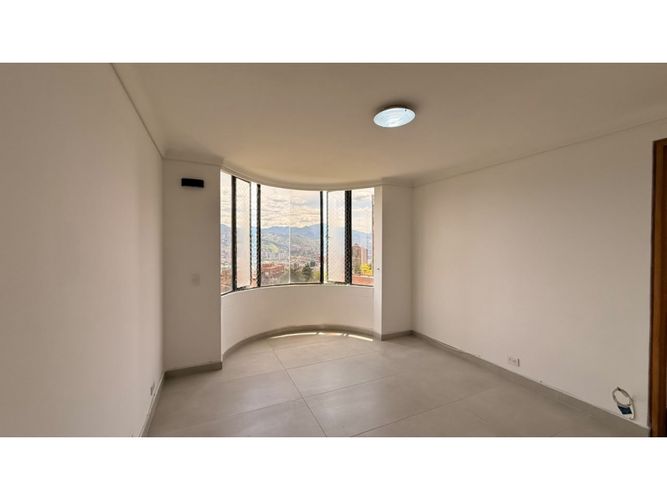 Apartamento de 4 alcobas en venta en El Diamante No. 2, Medellín, 178 m² · foto 14 de 19