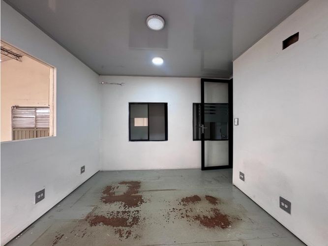 Bodega en arriendo en La Esmeralda, Itagüí, 420 m² · foto 10 de 10