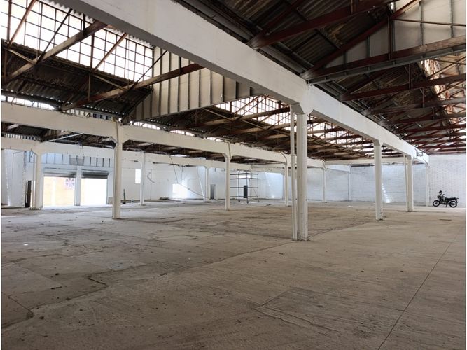 Bodega en arriendo en Las Vegas, Envigado, 3500 m² · foto 2 de 5