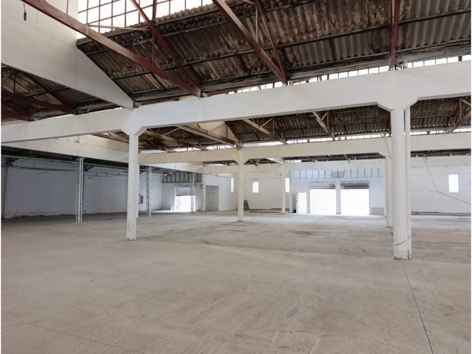 Bodega en arriendo en Las Vegas, Envigado, 3500 m² · foto 3 de 5
