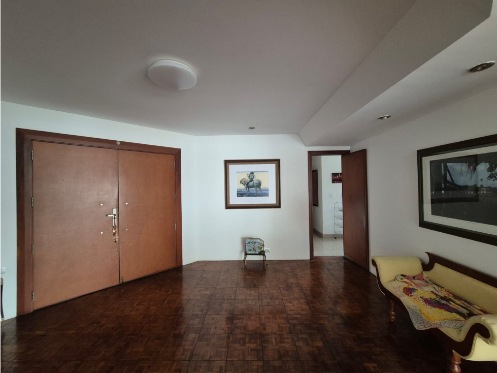 Apartamento en Arriendo en Arboledas, Cali
