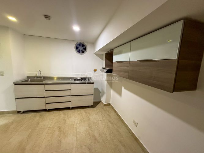 Local en arriendo en Las Lomas, Medellín, 190 m² · foto 2 de 20