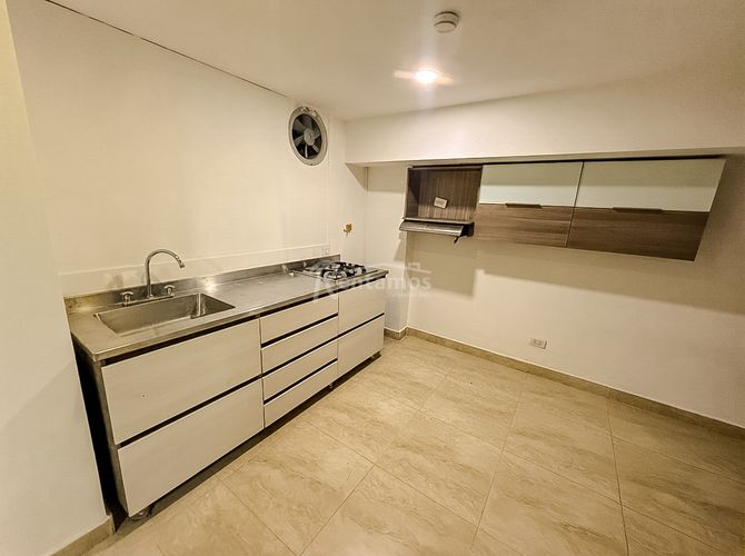 Local en arriendo en Las Lomas, Medellín, 190 m² · foto 3 de 20
