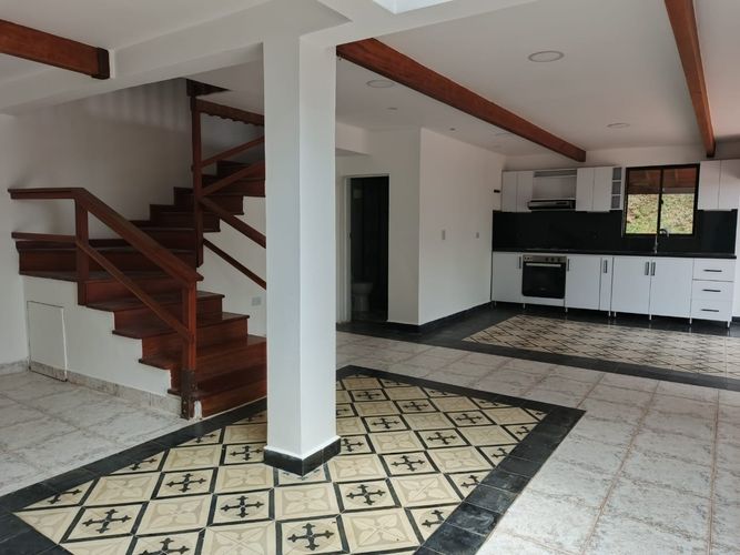 Finca en arriendo en Santa Elena, Medellín, 214 m² · foto 8 de 24