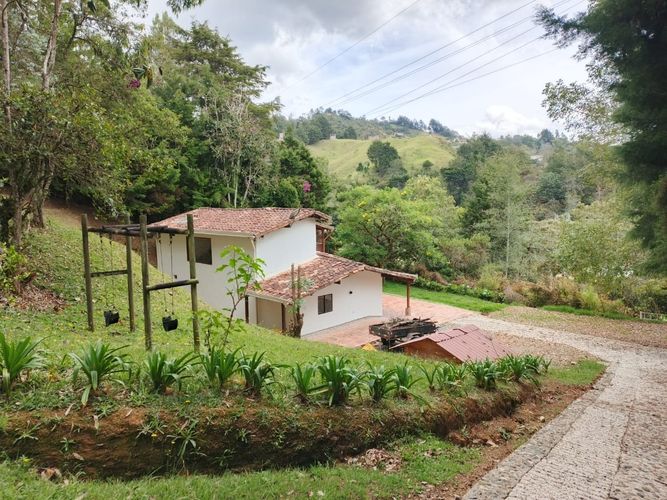 Finca en arriendo en Santa Elena, Medellín, 214 m² · foto 11 de 24