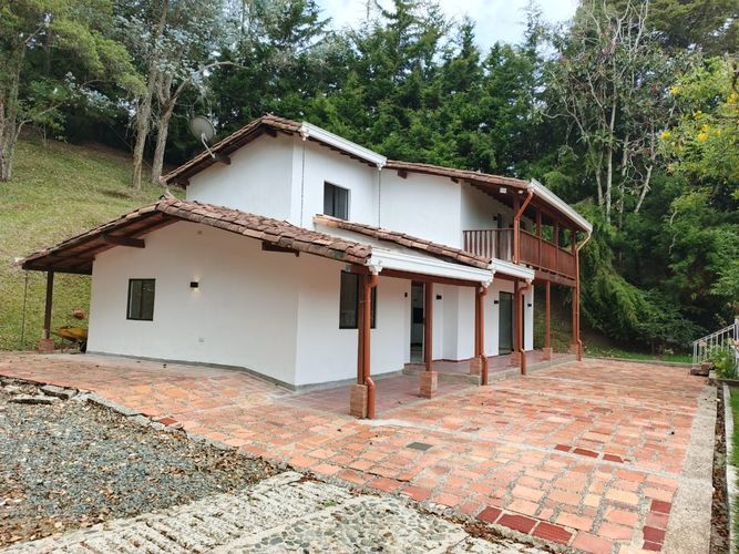 Finca en arriendo en Santa Elena, Medellín, 214 m² · foto 5 de 24