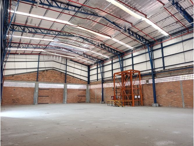 Bodega en arriendo en La Tablaza, La Estrella · foto 2 de 24