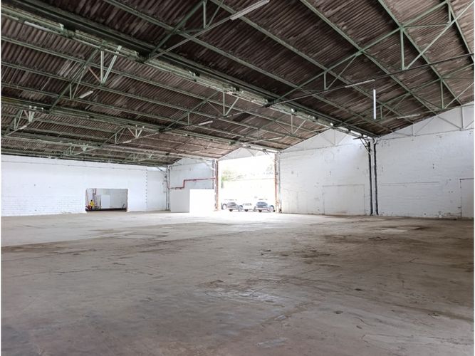 Bodega en arriendo en Las Vegas, Envigado, 2400 m² · foto 5 de 7