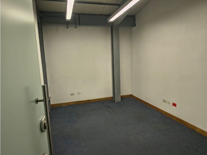 Edificio en arriendo en Laureles Nogal, Medellín, 2000 m² · foto 6 de 24