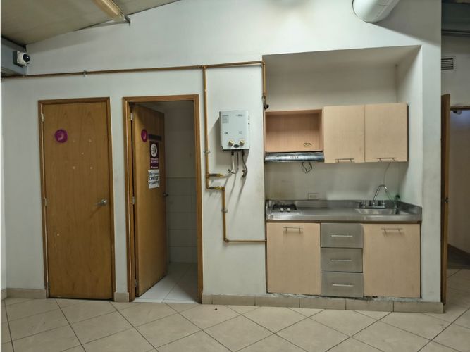 Edificio en arriendo en Laureles Nogal, Medellín, 2000 m² · foto 8 de 24