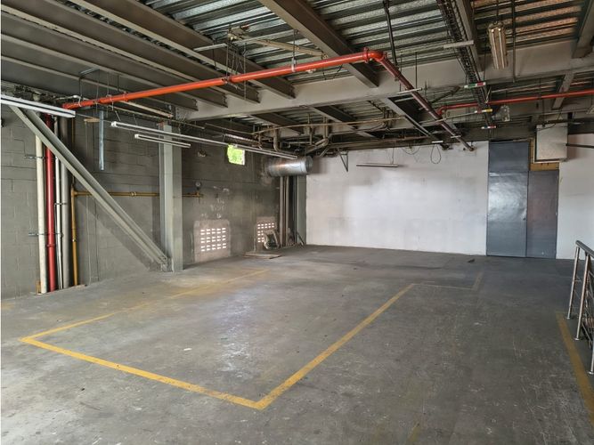 Edificio en arriendo en Laureles Nogal, Medellín, 2000 m² · foto 21 de 24